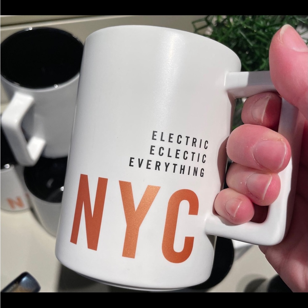 Starbucks Reserve NYC ⭐️ 🌆 Hot/Cold mug w. Angular handle Collectors Item